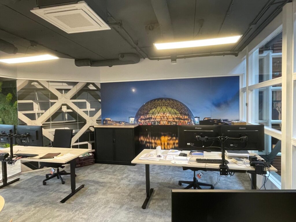 kantoorramen met folie met full color fotoprint